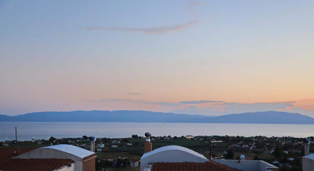 Heaven Horizon Villa Karianí Esterno foto