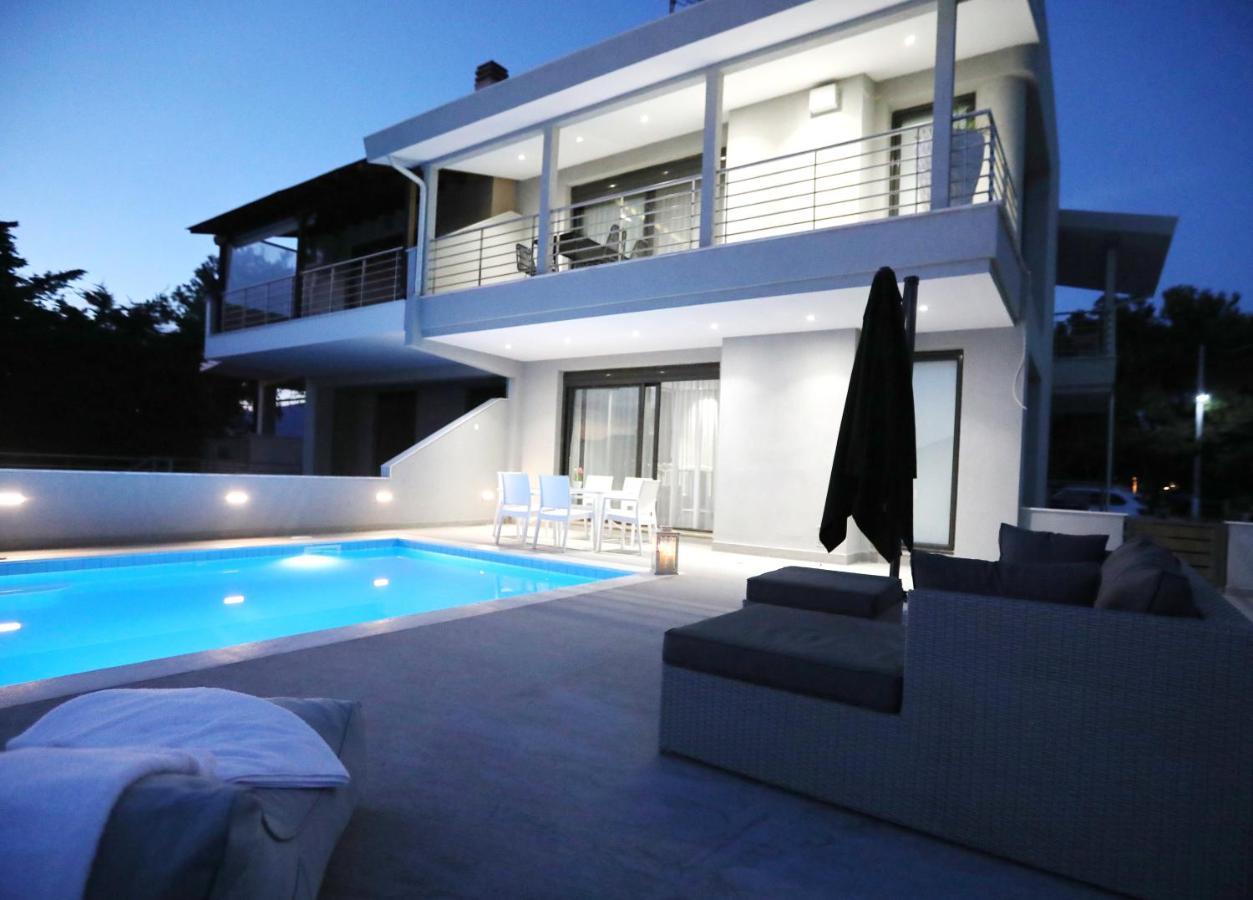 Heaven Horizon Villa Karianí Esterno foto